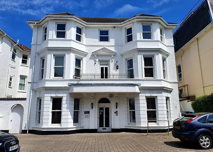 Top Quality Beach Front Sleep Up To 7 Guests